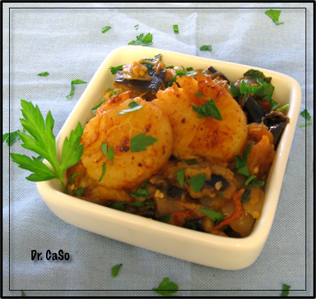 noix de St. Jacques aux épices sur confit d'aubergine