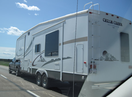 Autre raison pour acheter un énorme 4x4 par ici!